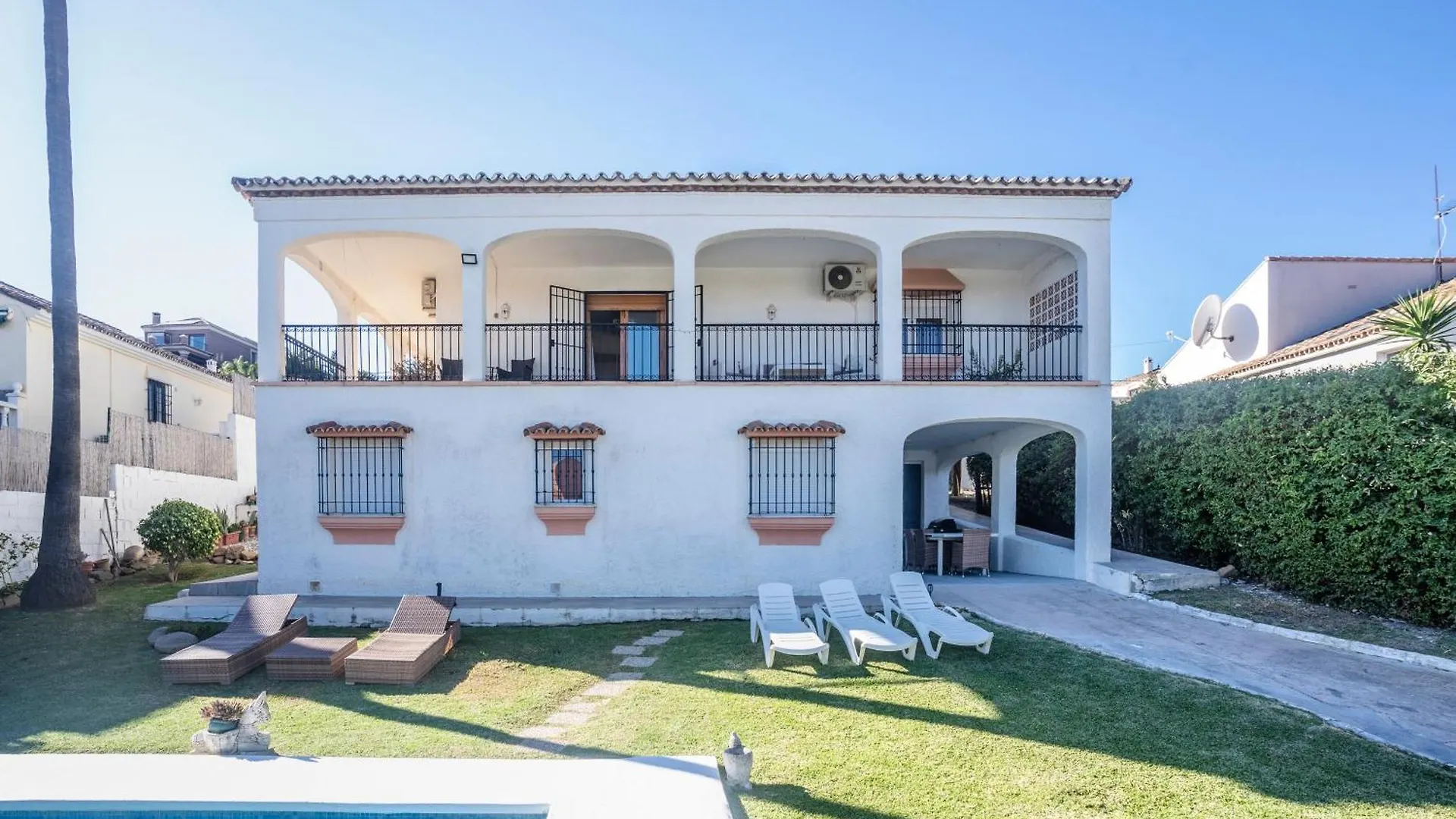 Stunning 5 Bedroom Villa, Sea Views, Private Pool, Estepona, Sleeps Up To 12